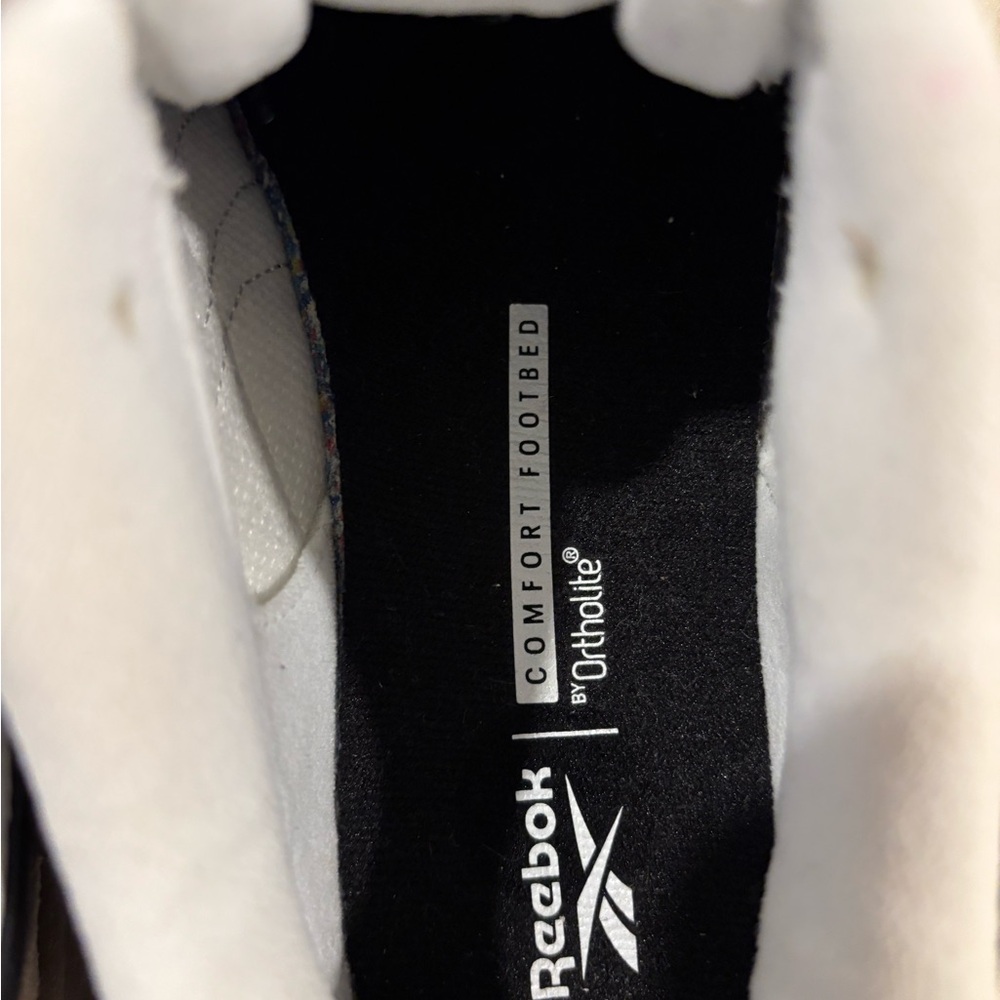 Women’s Reebok - Picture 9 of 9
